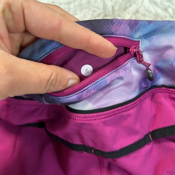 Lululemon Speed Short Raspberry / Blooming Pixie Multi / Black - Picture 8 of 9